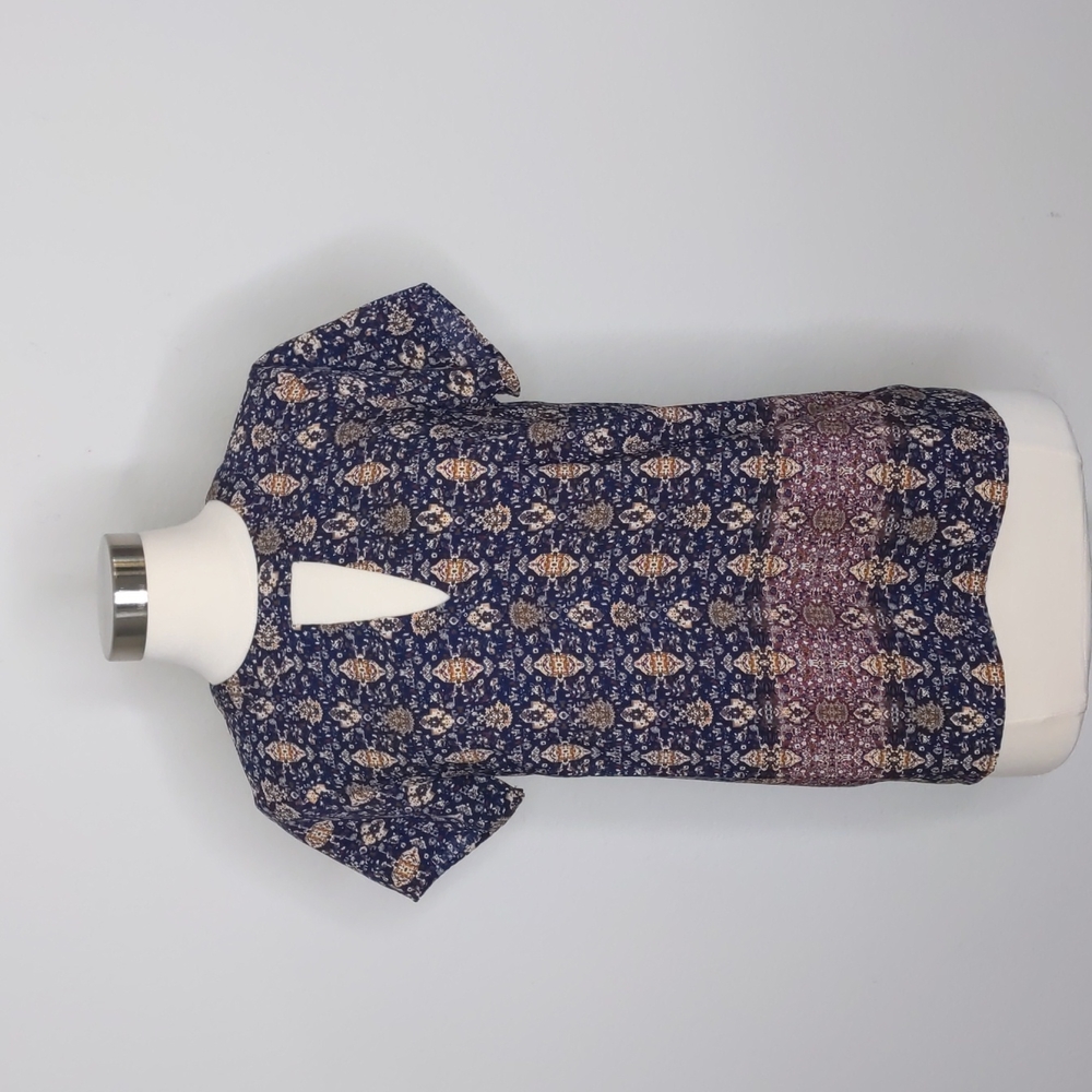 MONTEAU LOS ANGELES pattern Blouse with key hole Juniors Size M